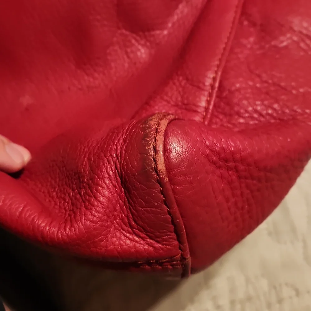 MICHAEL KORS JET SET PEBBLE LEATHER TOTE BAG